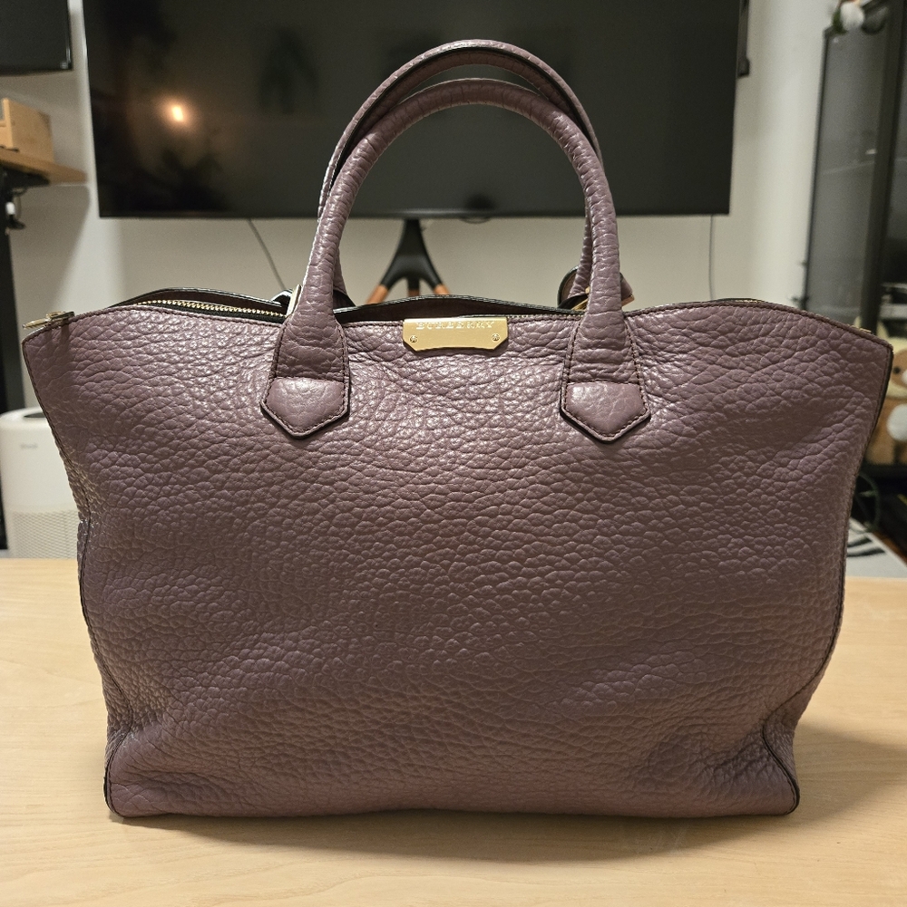 Burberry Signature Grain Leather Dewsbury Tot
